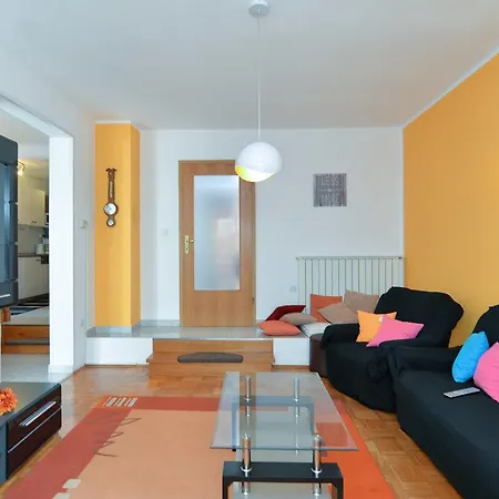 度假居 House Branimir 1614 *