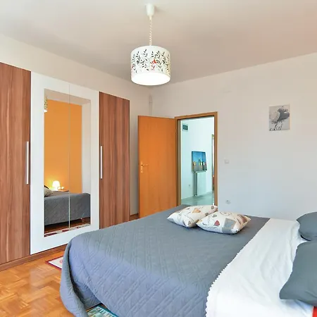 House Branimir 1614 * 普拉
